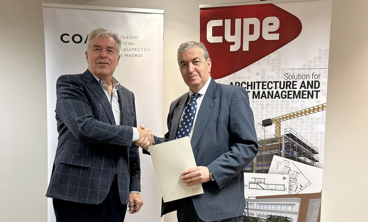 Vicente Castell (CYPE) y Sigfrido Herráez (COAM) se estrechan la mano